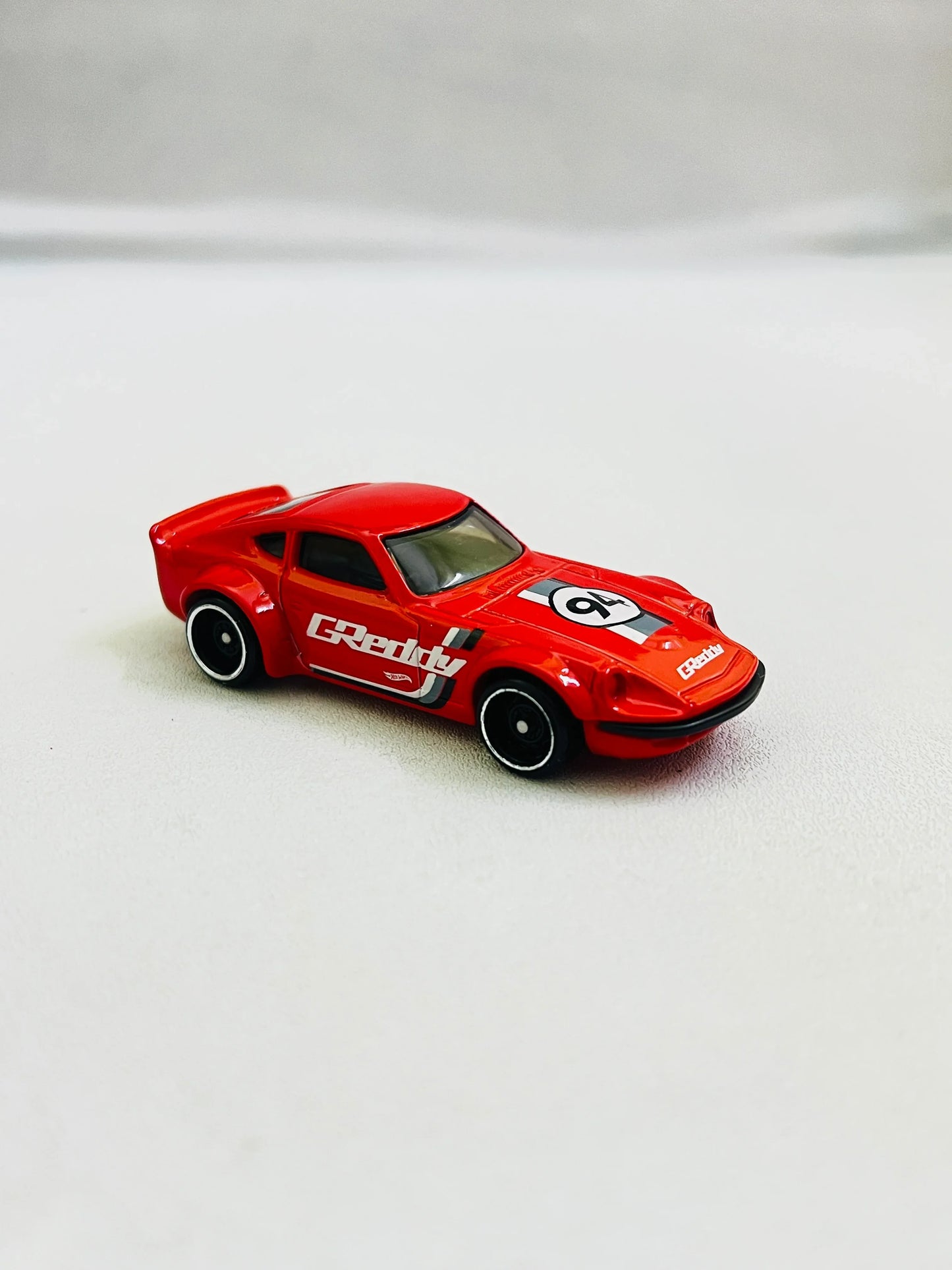 UNCARDED - NISSAN FAIRLADY Z - RED - Its Fun