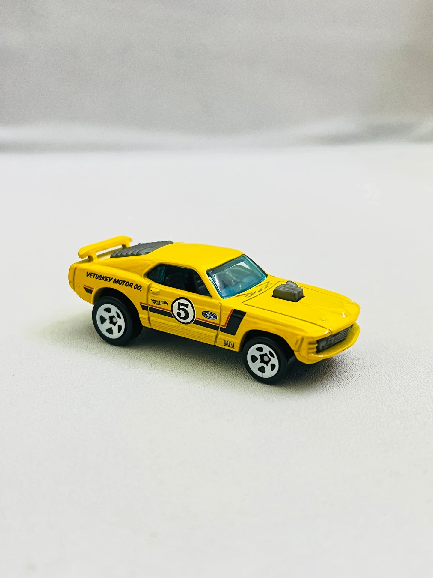 UNCARDED - MUSTANG MACH 1 - YELLOW - Its Fun