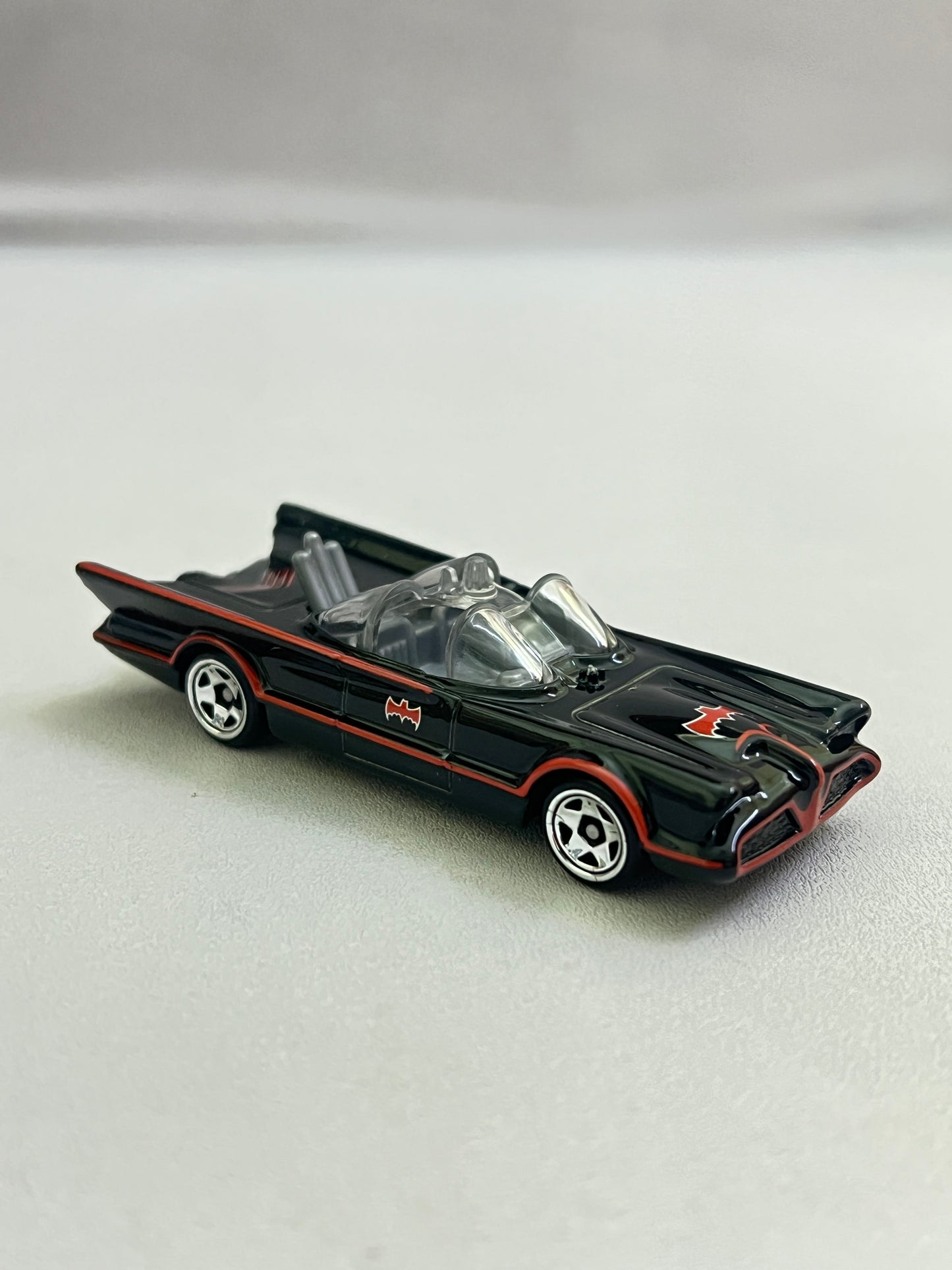 UNCARDED - TV SERIES BATMOBILE - FULL METAL