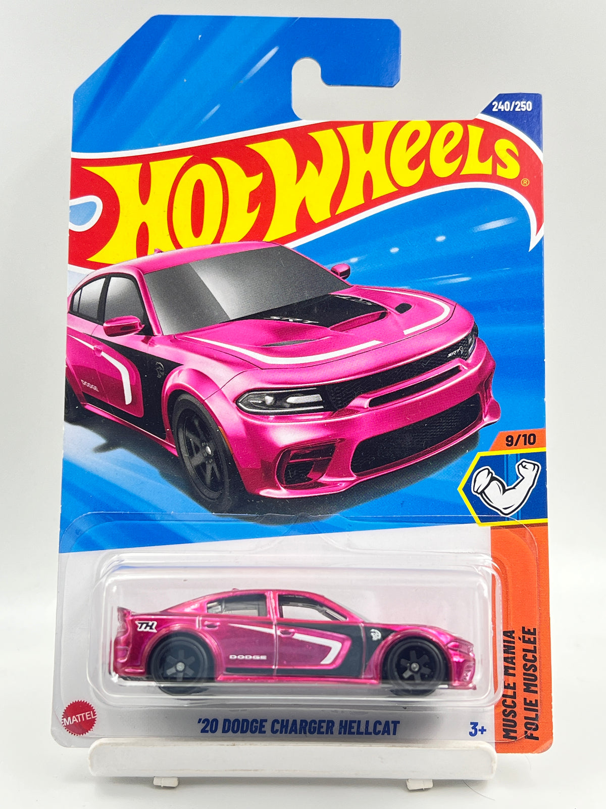 SUPER TREASURE HUNT - IMPORTED - HOT WHEELS - 20 DODGE CHARGER HELLCAT