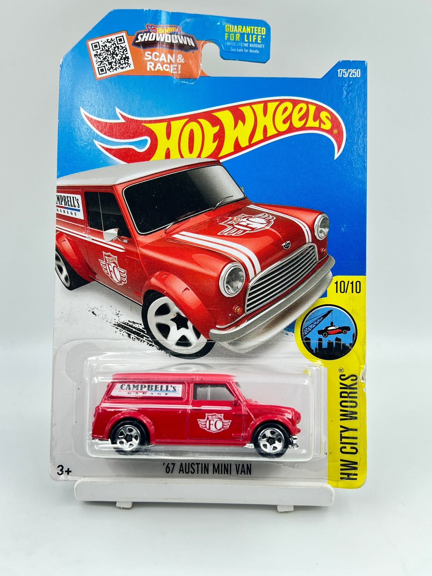 CARD DAMAGE - HOT WHEELS - 67 AUSTIN MINI VAN - RED - 4E