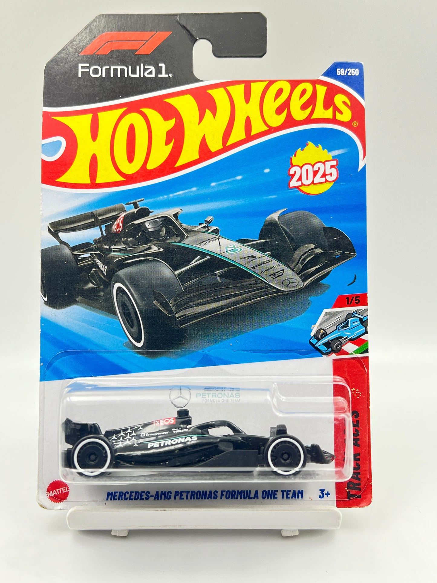 CREASED - HOT WHEELS - MERCEDES AMG PETRONAS FORMULA ONE TEAM - 4E