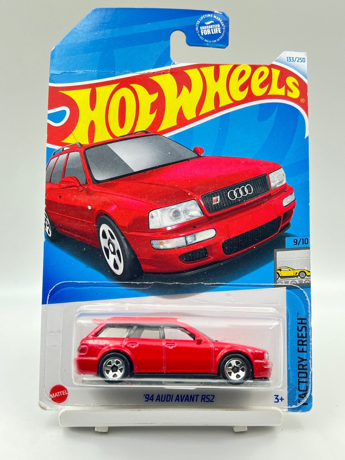 CREASED - IMPORTED - HOT WHEELS - 94 AUDI AVANT RS2 - RED - B1