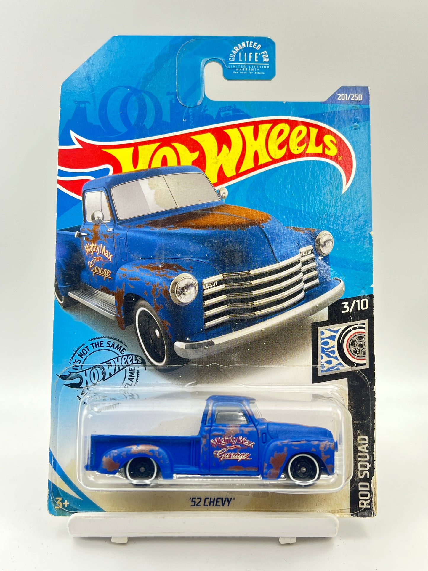 CARD WITH YELLOW STAIN - IMPORTED - HOT WHEELS - 52 CHEVY - 4C