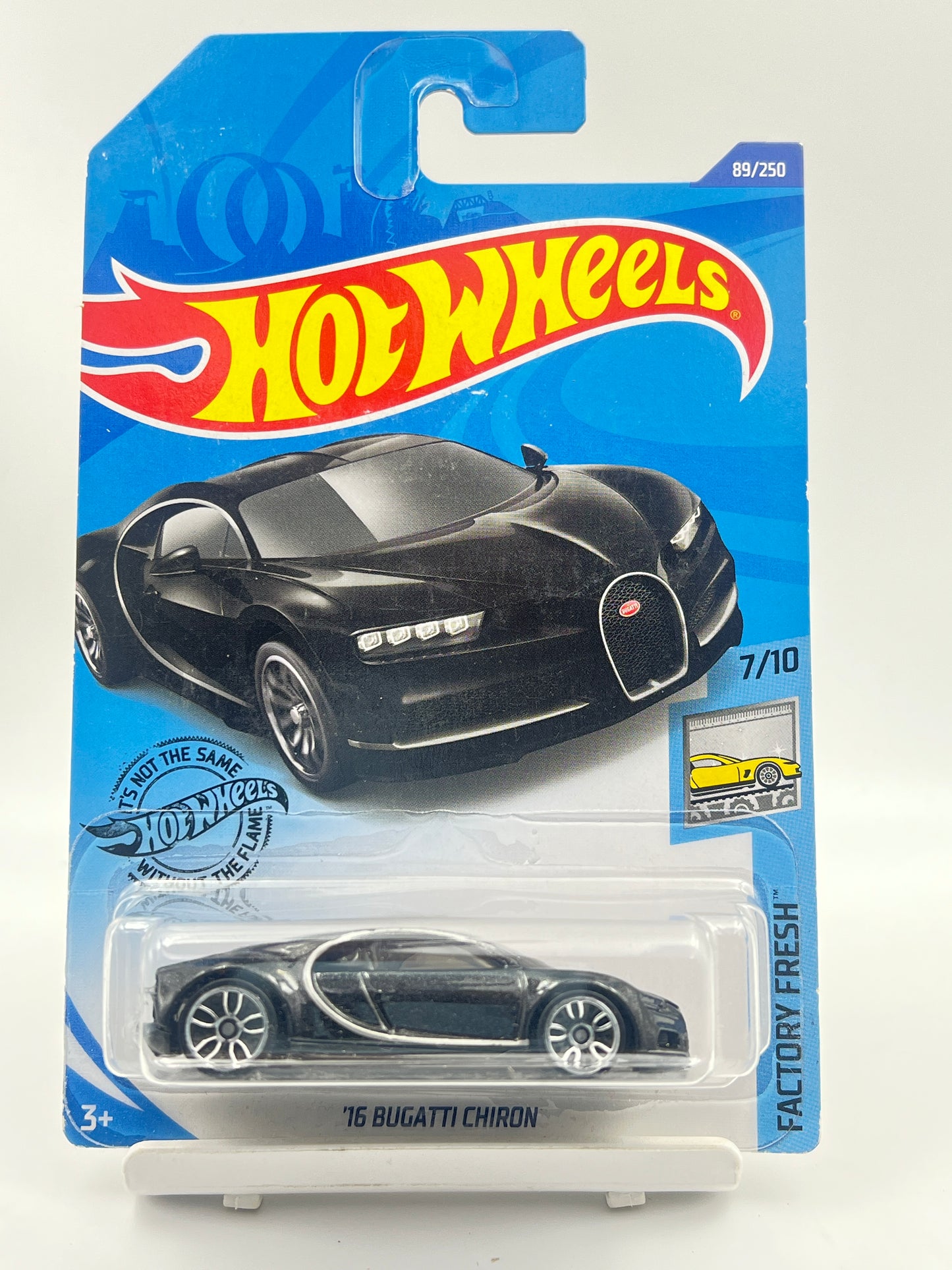 IMPORTED - HOT WHEELS - 16 BUGATTI CHIRON - BLACK - 2B