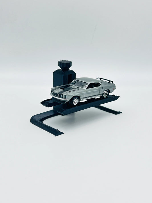 CAR LIFT - ROTATE THE KNOB TO LIFT THE CAR - BLACK - Its Fun