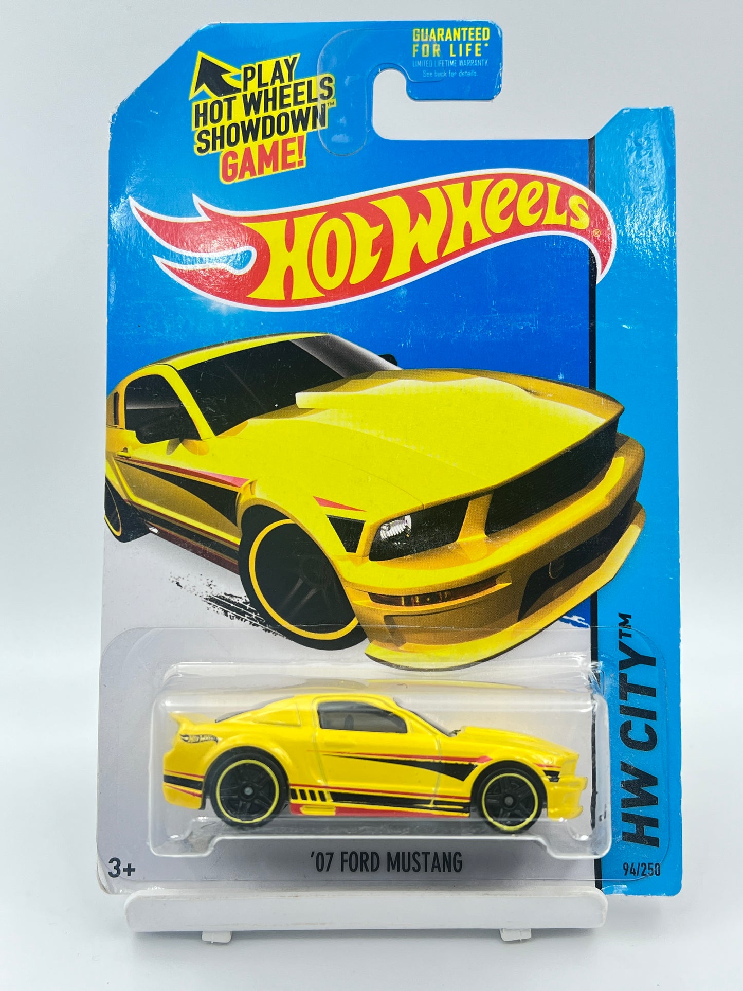 HOT WHEELS - 07 FORD MUSTANG - YELLOW - 6D