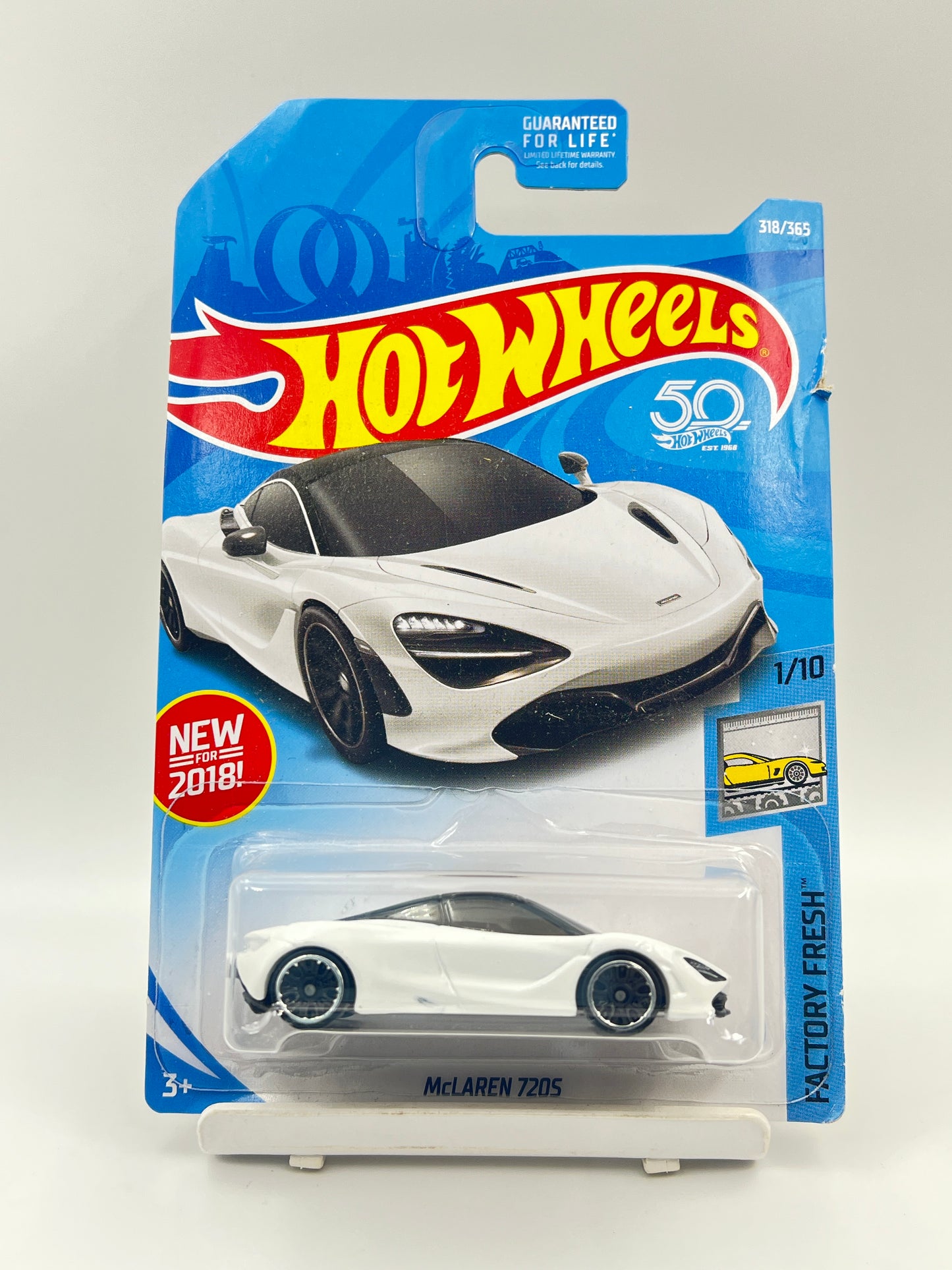 CARD DAMAGE - HOT WHEELS - MCLAREN 720S - WHITE - 3E