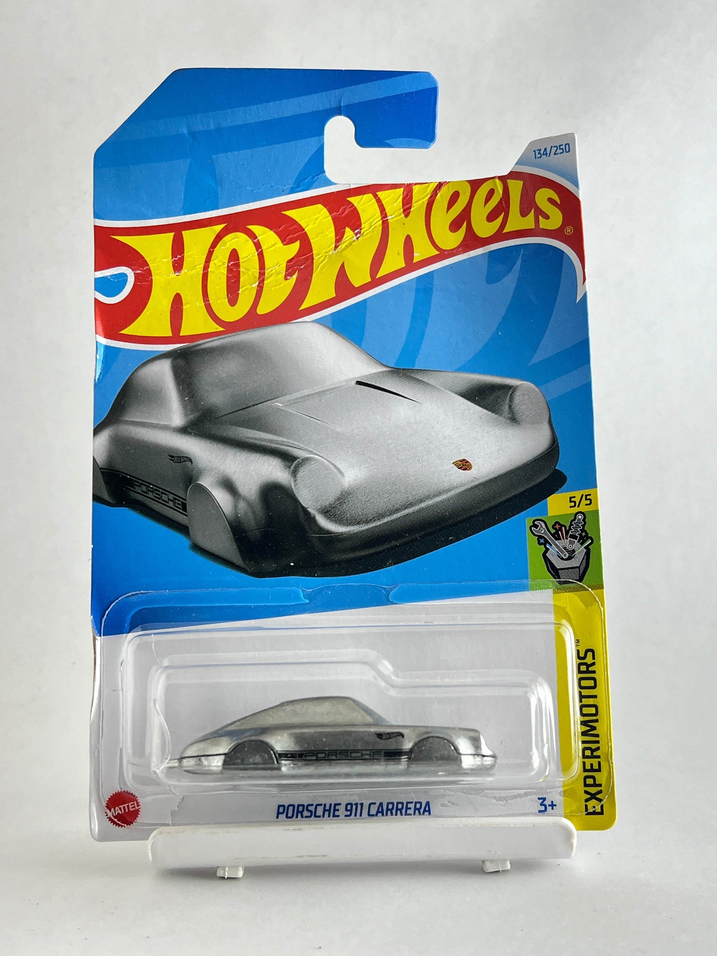 CREASED CARD - PORSCHE 911 CARRERA -KEYCHAIN- 4A - Its Fun