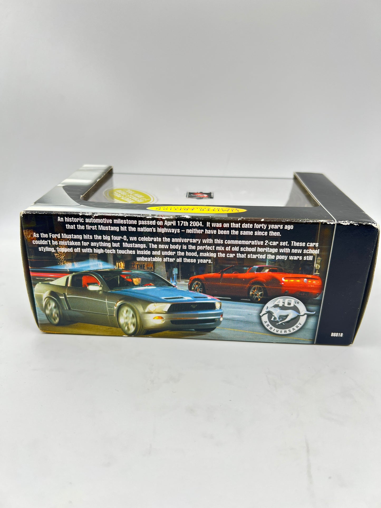 HOT WHEELS ORIGINALS -TWIN PACK - MUSTANG GT/ MUSTANG GT CONVERTIBLE - ACRYLIC CASE SEALED - RUBBER BAND RESIDUE DUE TO AGEING
