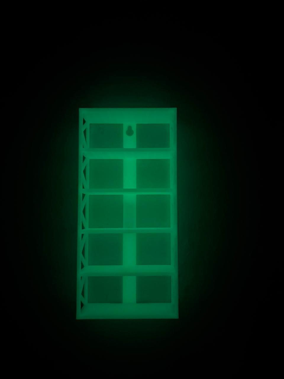 GLOW IN THE DARK - WALL STAND - GREEN