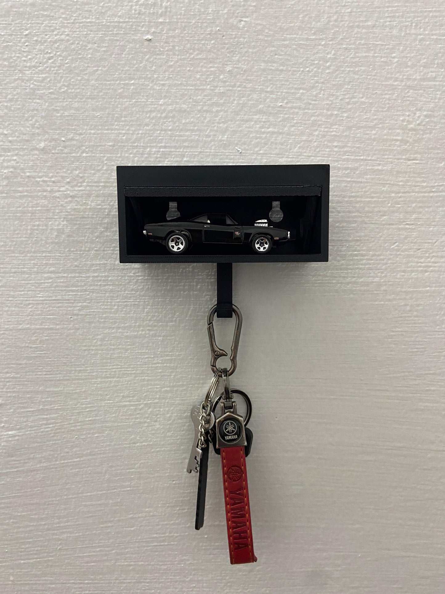 3D PRINTED GARAGE KEY HOLDER WITH OPENABLE DOOR - BLACK/BLACK - Its Fun- Hot wheels - matchbox - diecast