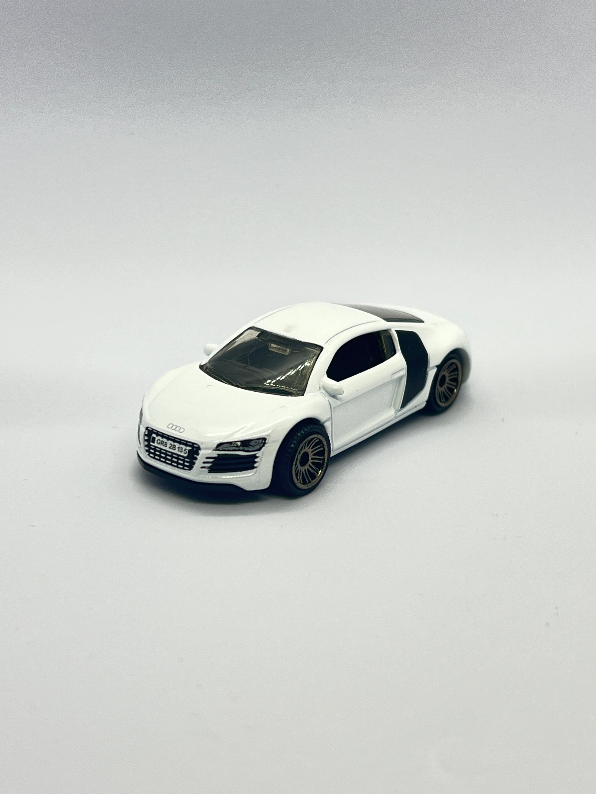 MATCHBOX - 2007 AUDI R8 - Its Fun
