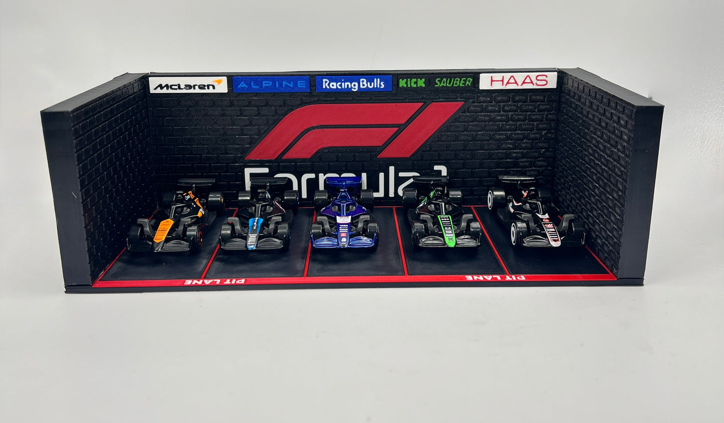 COMBO - IMPORTED FORMULA ONE  5 PACK (SEALED) + FORMULA 1 MINI PARKING DIAROMA 3D PRINTED