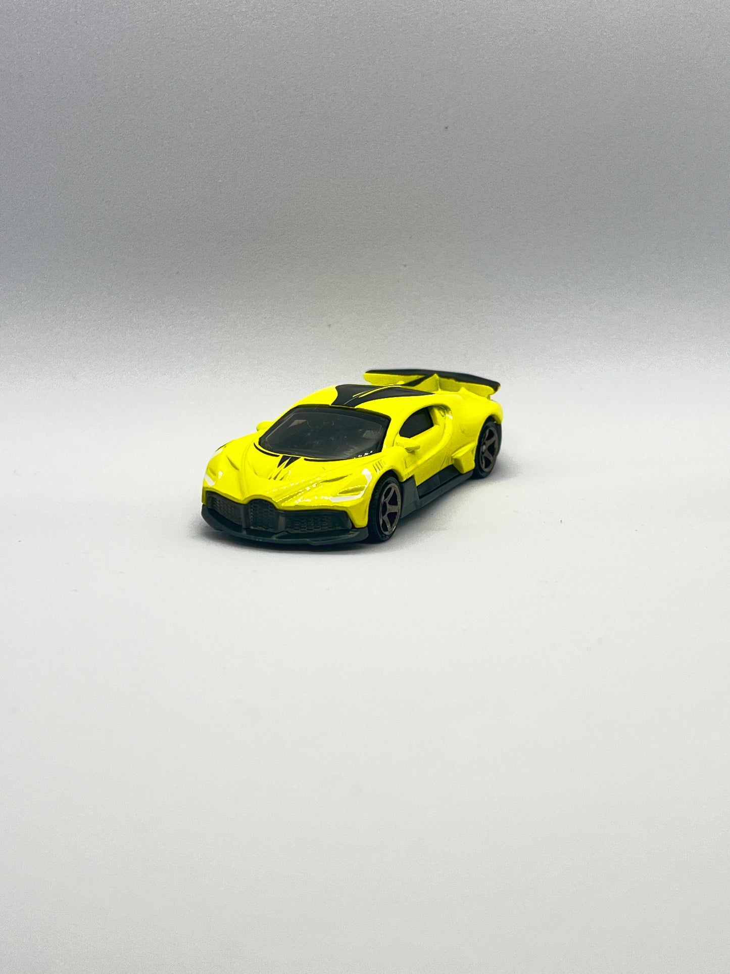 MATCHBOX - 2018 bugatti divo - Its Fun
