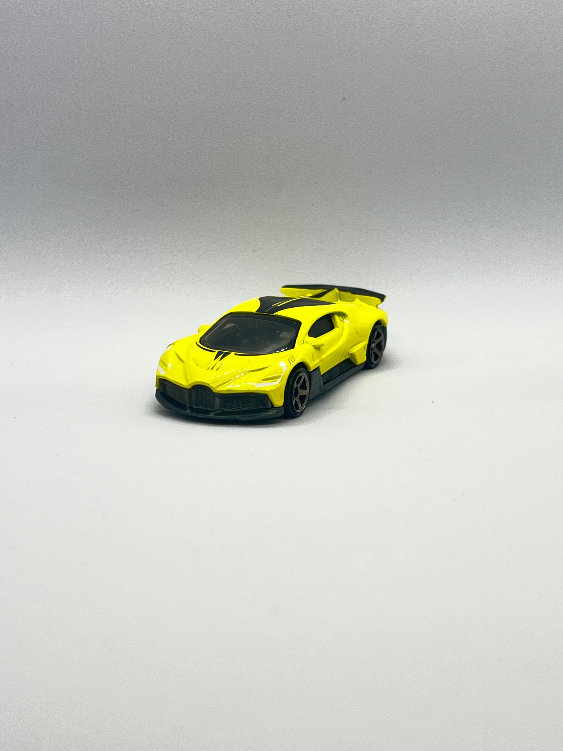MATCHBOX - 2018 bugatti divo - Its Fun