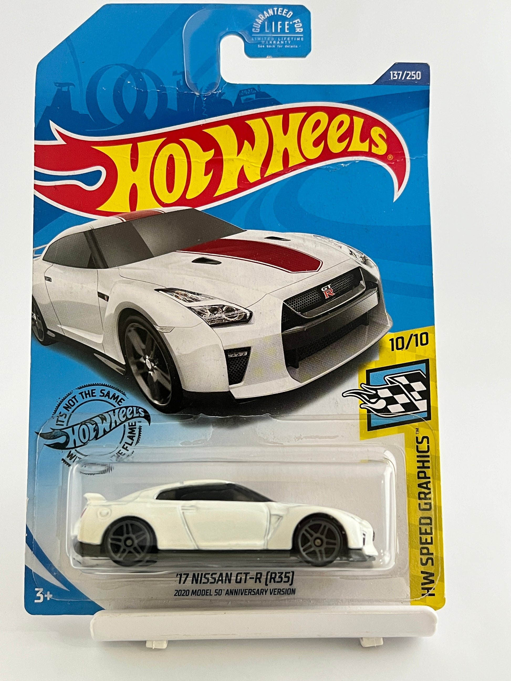 17 NISSAN GT-R (R35) - CREASED CARD - 1C - Its Fun- Hot wheels - matchbox - diecast