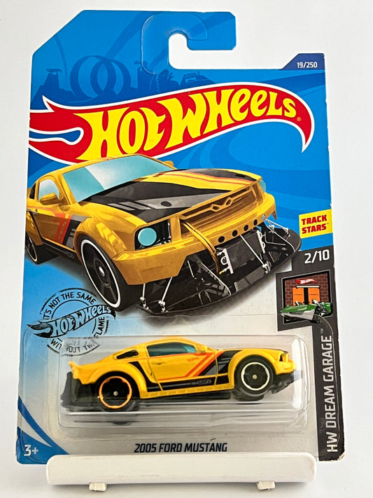 2005 FORD MUSTANG - YELLOW - 1C - Its Fun- Hot wheels - matchbox - diecast
