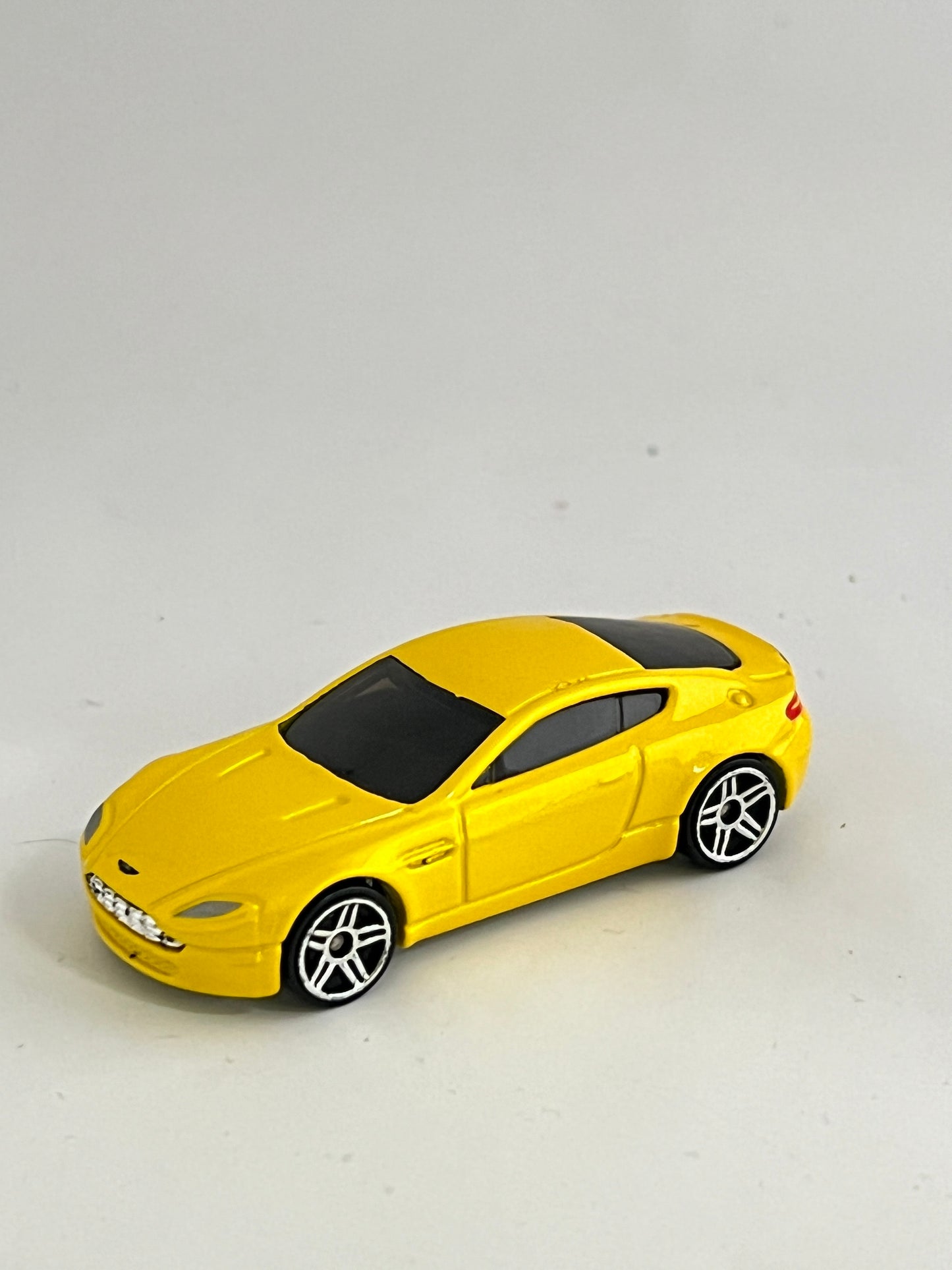 UNBRANDED DIECAST (MALAYSIA) - ASTON MARTIN V8 VANTAGE