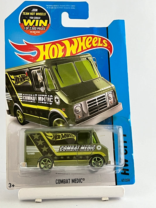 COMBAT MEDIC - 2A - Its Fun- Hot wheels - matchbox - diecast