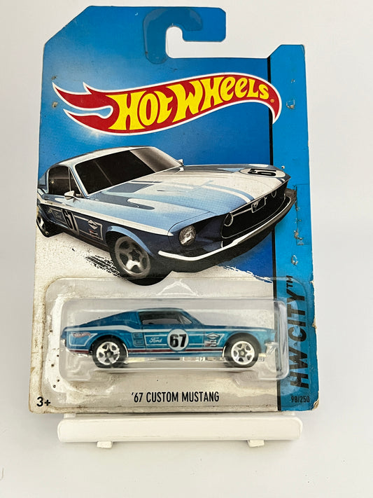 67 CUSTOM MUSTANG - OLD CARD - NOT IN MINT CONDITION - 1D - Its Fun- Hot wheels - matchbox - diecast