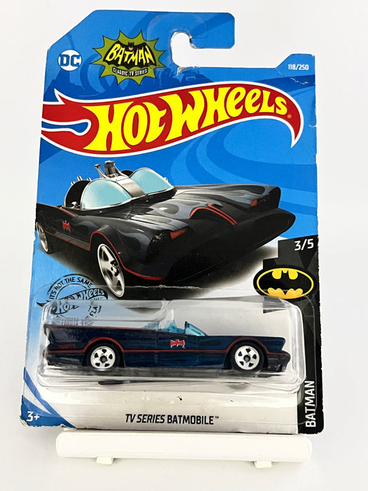 TV SERIES BATMOBILE - SLIGHT CREASE IN CARD - 3C - Its Fun- Hot wheels - matchbox - diecast