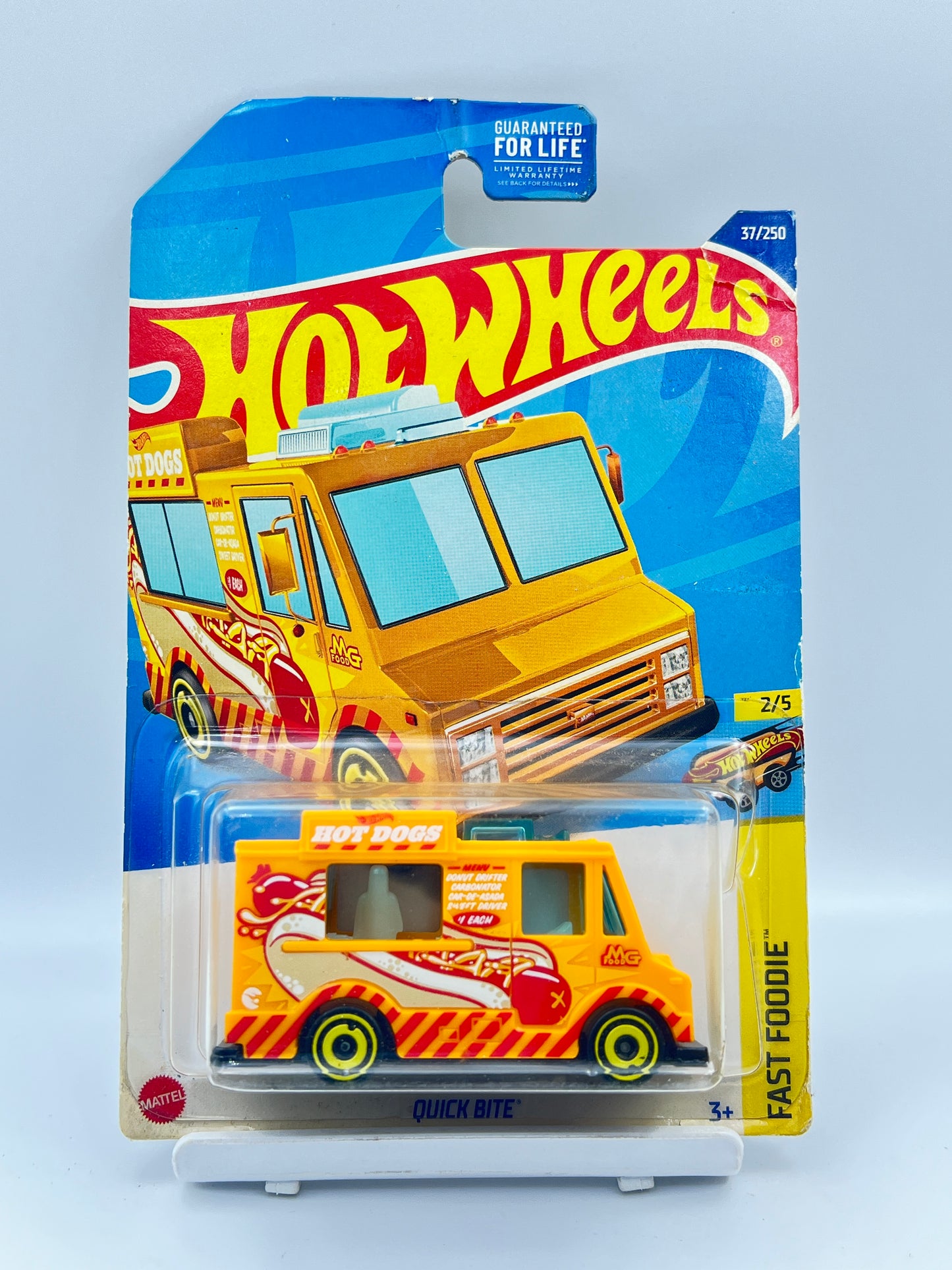 TREASURE HUNT - HOT WHEELS - OLD LOOKING YELLOW SHADED CARD - ( CARD AS IN PIC ) - QUICK BITE - 2D