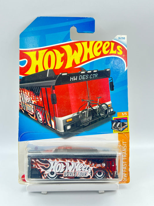 CREASED CARD - TREASURE HUNT - HOT WHEELS - AIN'T FARE - 2D