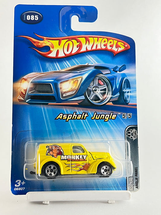 MOVING PARTS - ASPHALT JUNGLE - ANGLIA PANEL - 2B - (CARD CONDITION AS IN PIC) - Its Fun- Hot wheels - matchbox - diecast