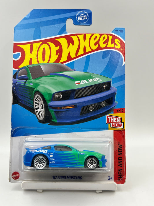 IMPORTED - HOT WHEELS -  07 FORD MUSTANG - FALKEN - 1D