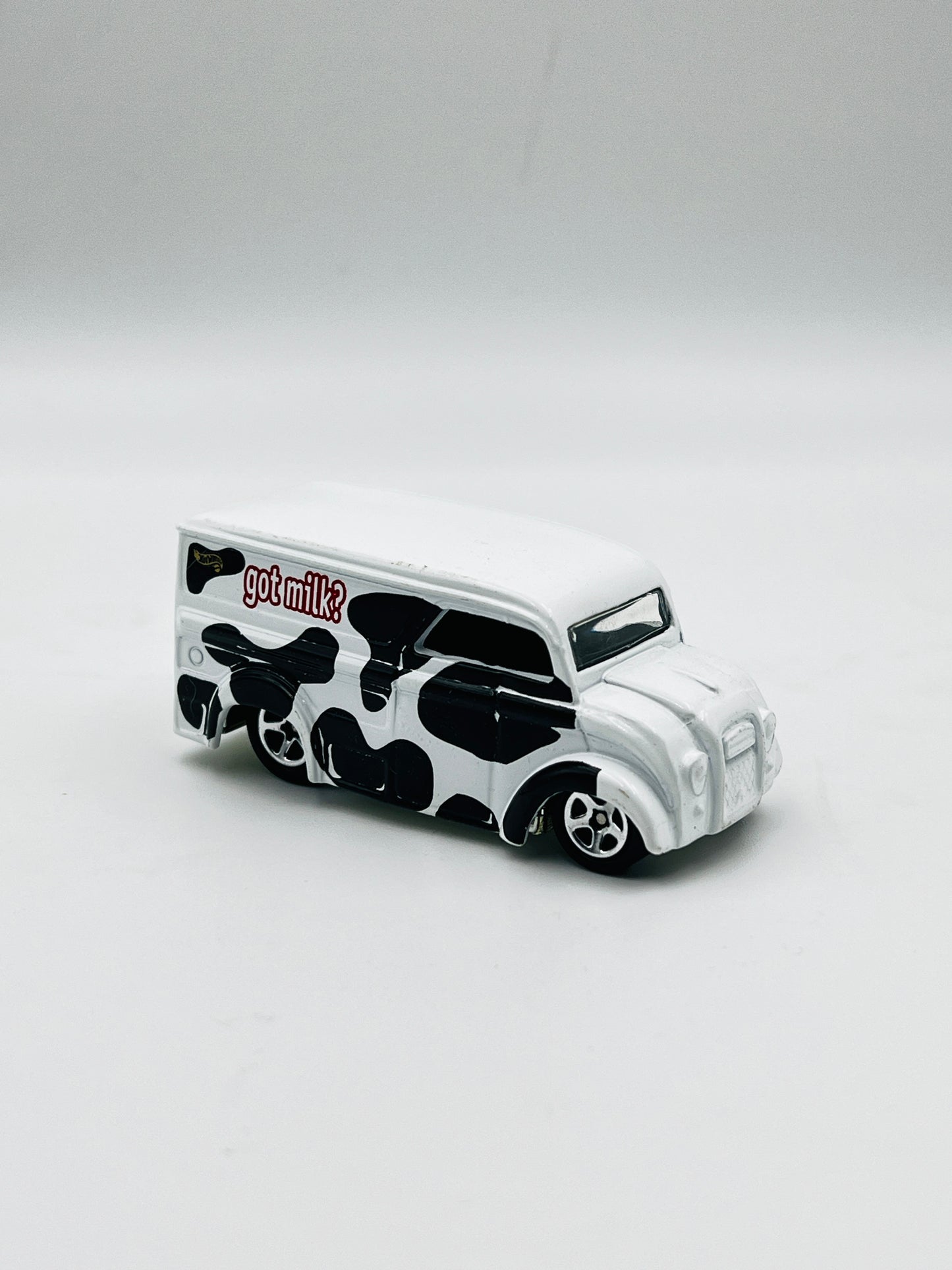 UNCARDED - DAIRY DELIVERY