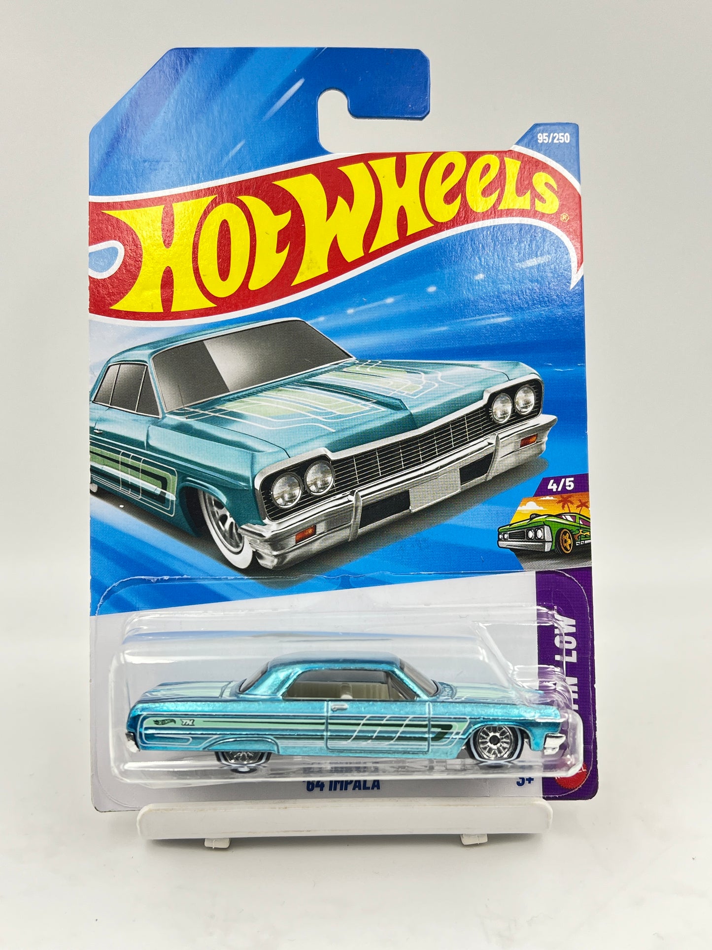 VERY MILD CREASE - SUPER TREASURE HUNT - 64 IMPALA - FREE PROTECTOR