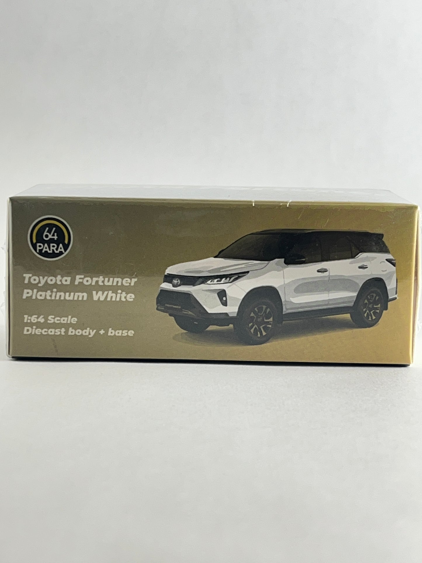 PARA64 - TOYOTA FORTUNER - WHITE - Its Fun- Hot wheels - matchbox - diecast