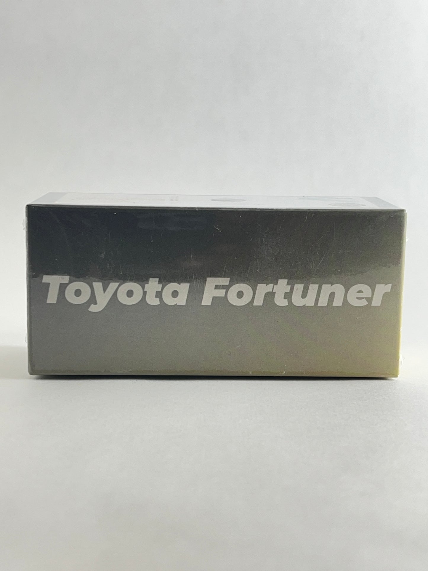 PARA64 - TOYOTA FORTUNER - WHITE - Its Fun- Hot wheels - matchbox - diecast