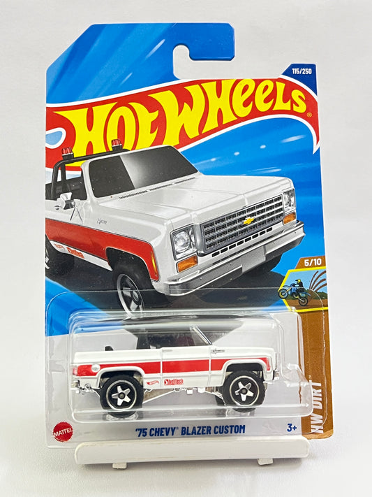 HOT WHEELS - 75 CHEVY BLAZER CUSTOM - WHITE - 3A - Its Fun- Hot wheels - matchbox - diecast