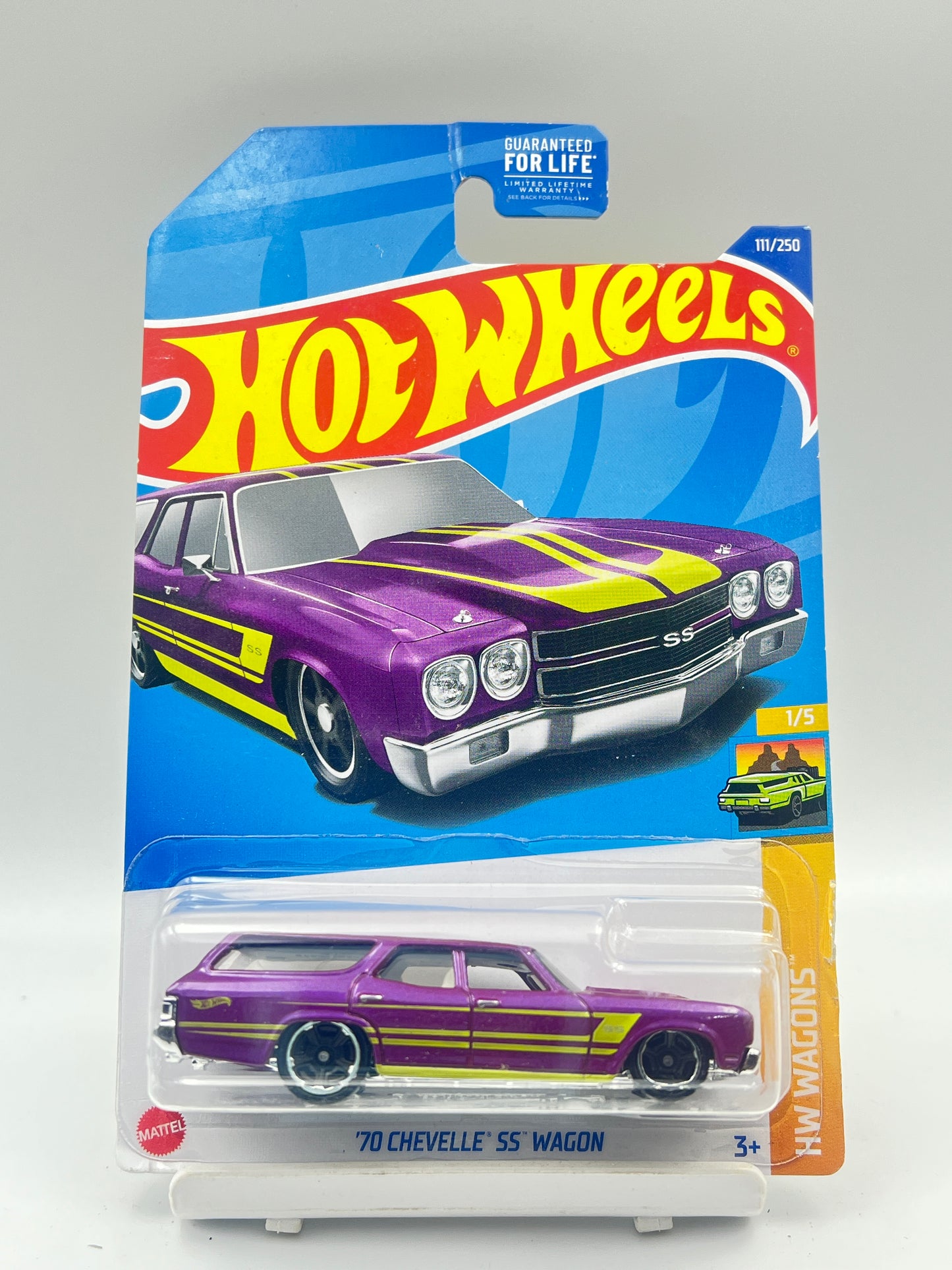 HAIRLINE CRACK - IMPORTED - HOT WHEELS -  70 CHEVELLE SS WAGON - ( CARD AS IN PIC ) -  1B
