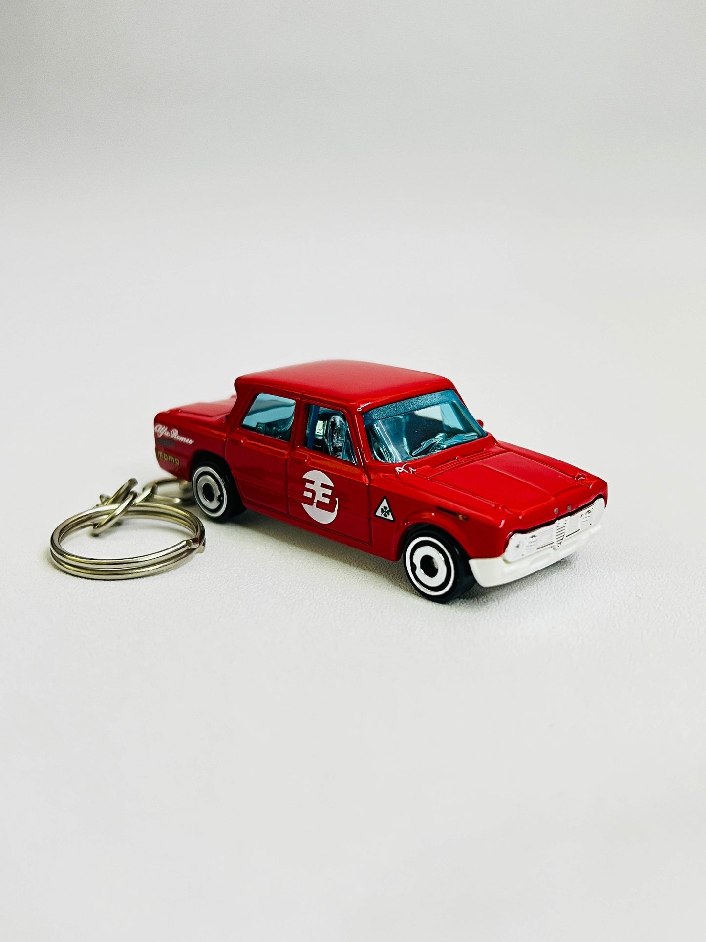 CUSTOM KEYCHAIN - ALFA ROMEO GUILIA - Its Fun