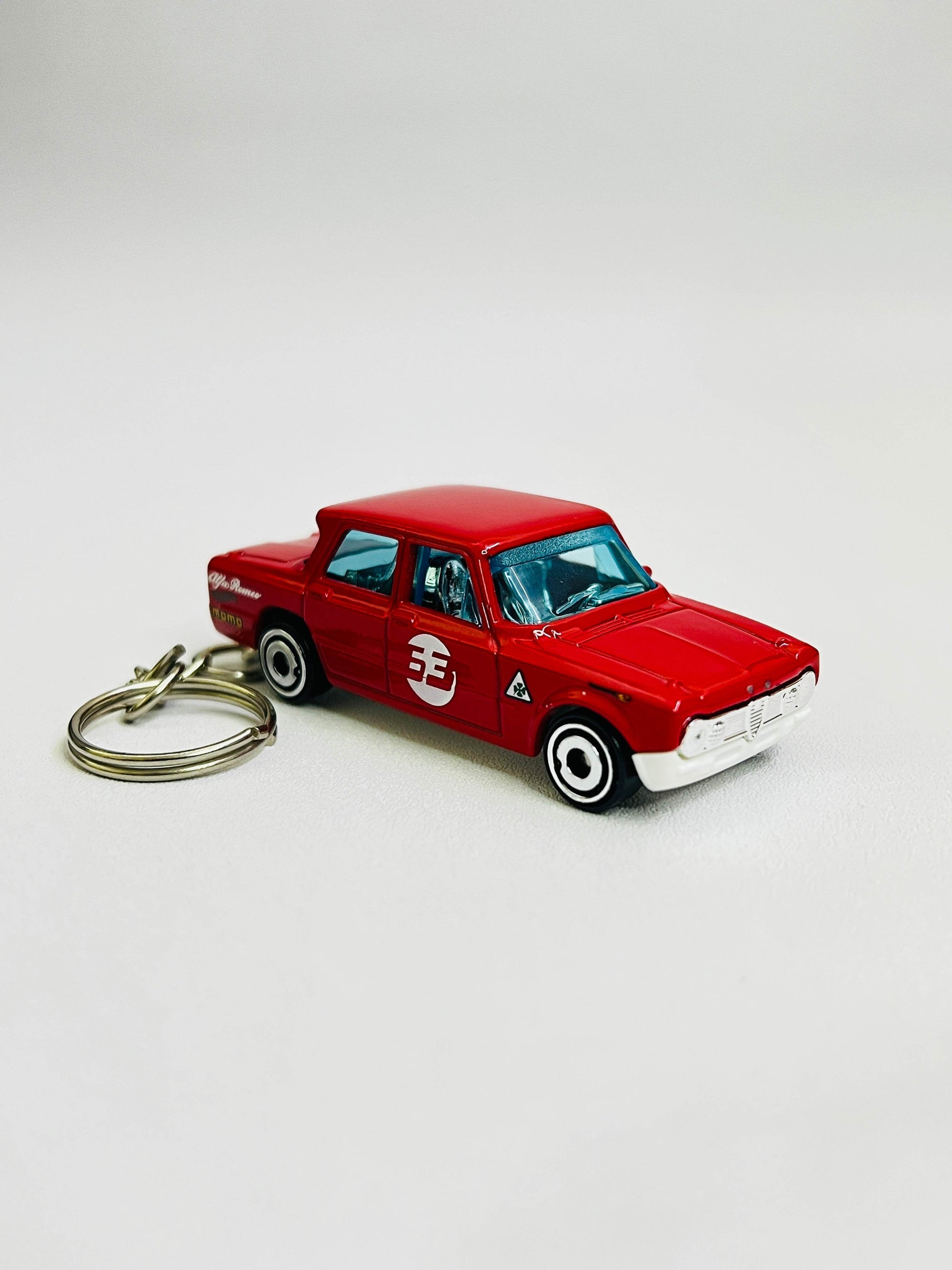 CUSTOM KEYCHAIN - ALFA ROMEO GUILIA - Its Fun