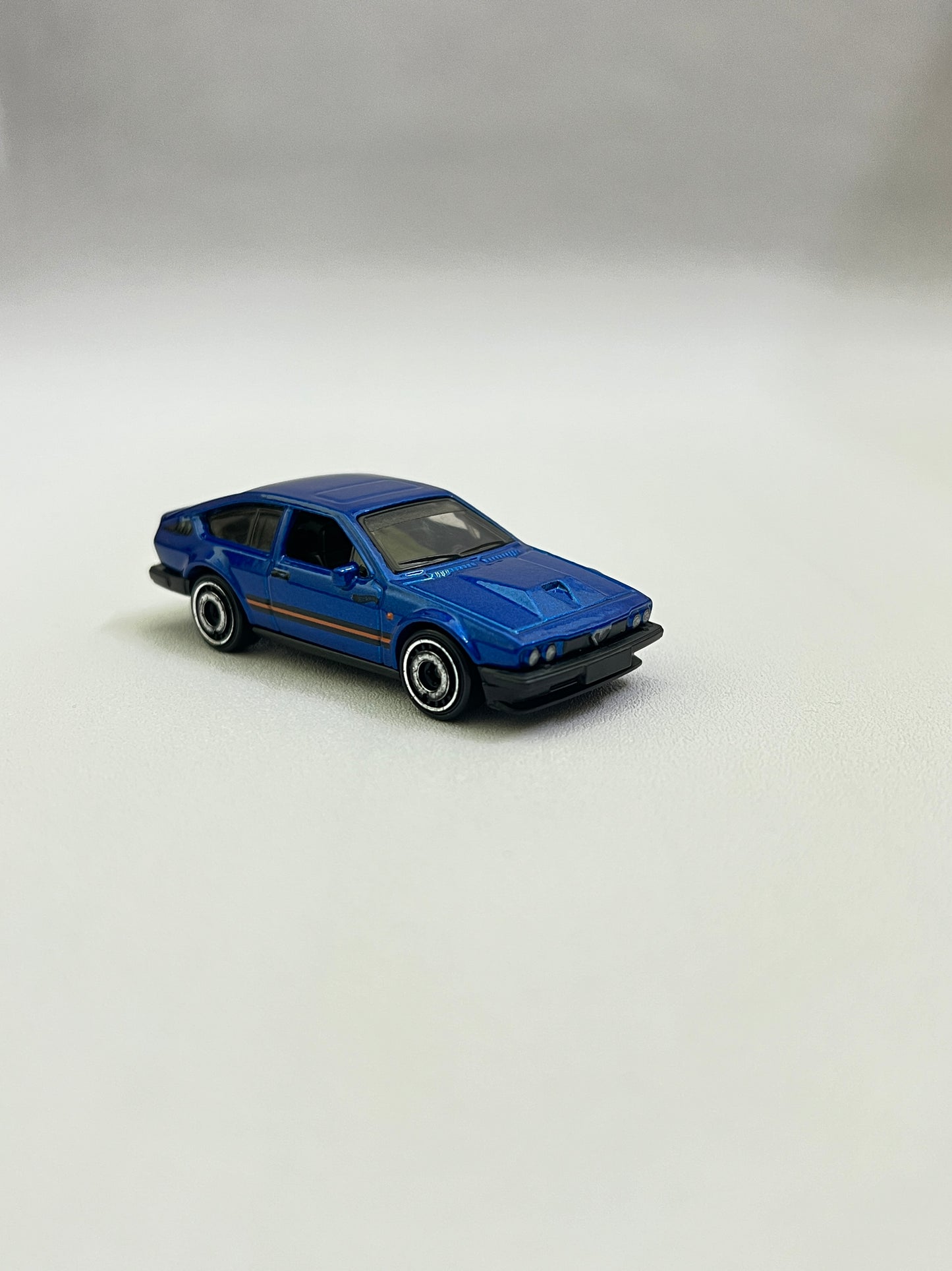 UNCARDED - ALFA ROMEO GTV6