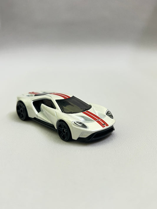 UNCARDED - 17  FORD GT