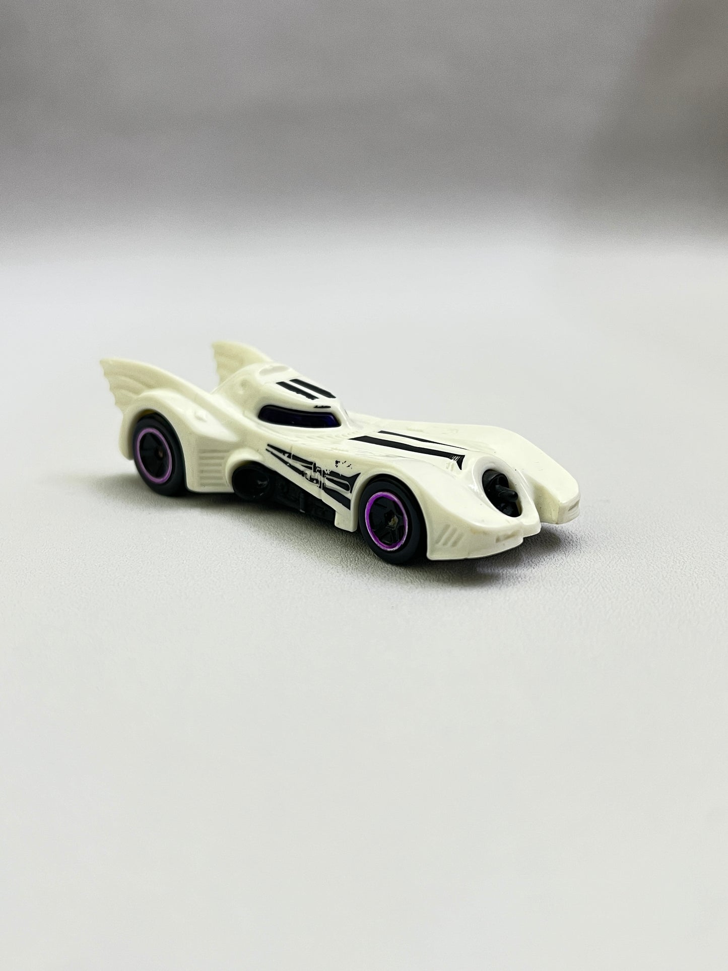UNCARDED - MINOR PAINT ISSUE - BATMOBILE