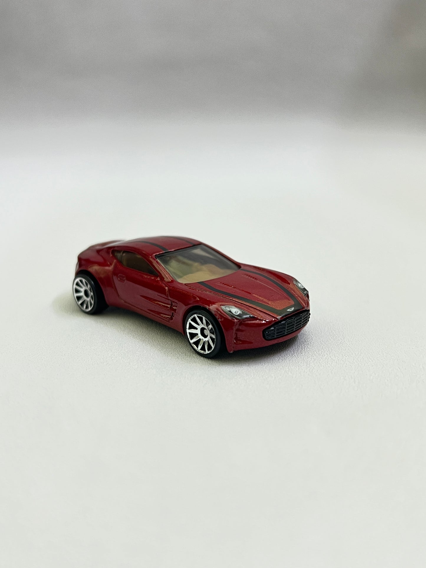 UNCARDED - MINOR PAINT ISSUE - ASTON MARTIN ONE-77