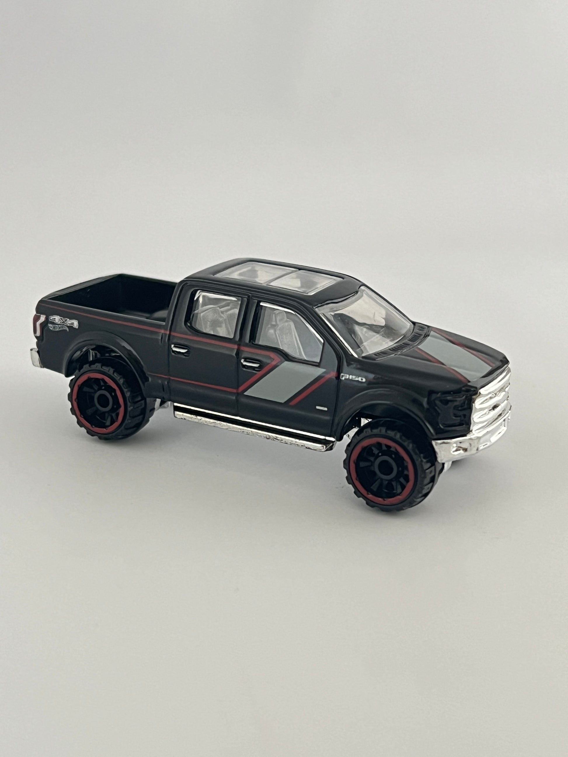 UNCARDED - MINT - 15 FORD F 150 - Its Fun- Hot wheels - matchbox - diecast