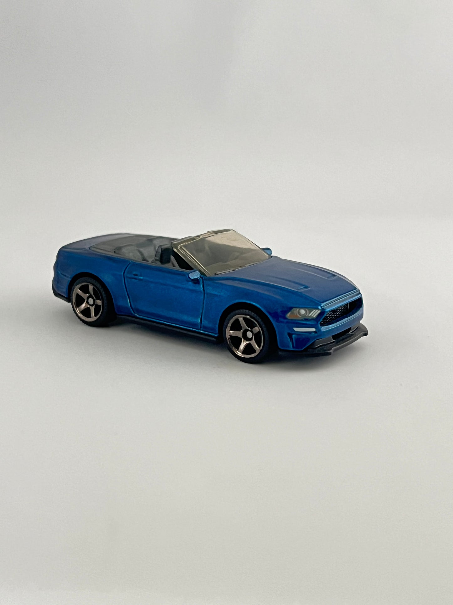 2018 FORD MUSTANG CONVERTIBLE - UNCARDED - MINT - Its Fun- Hot wheels - matchbox - diecast