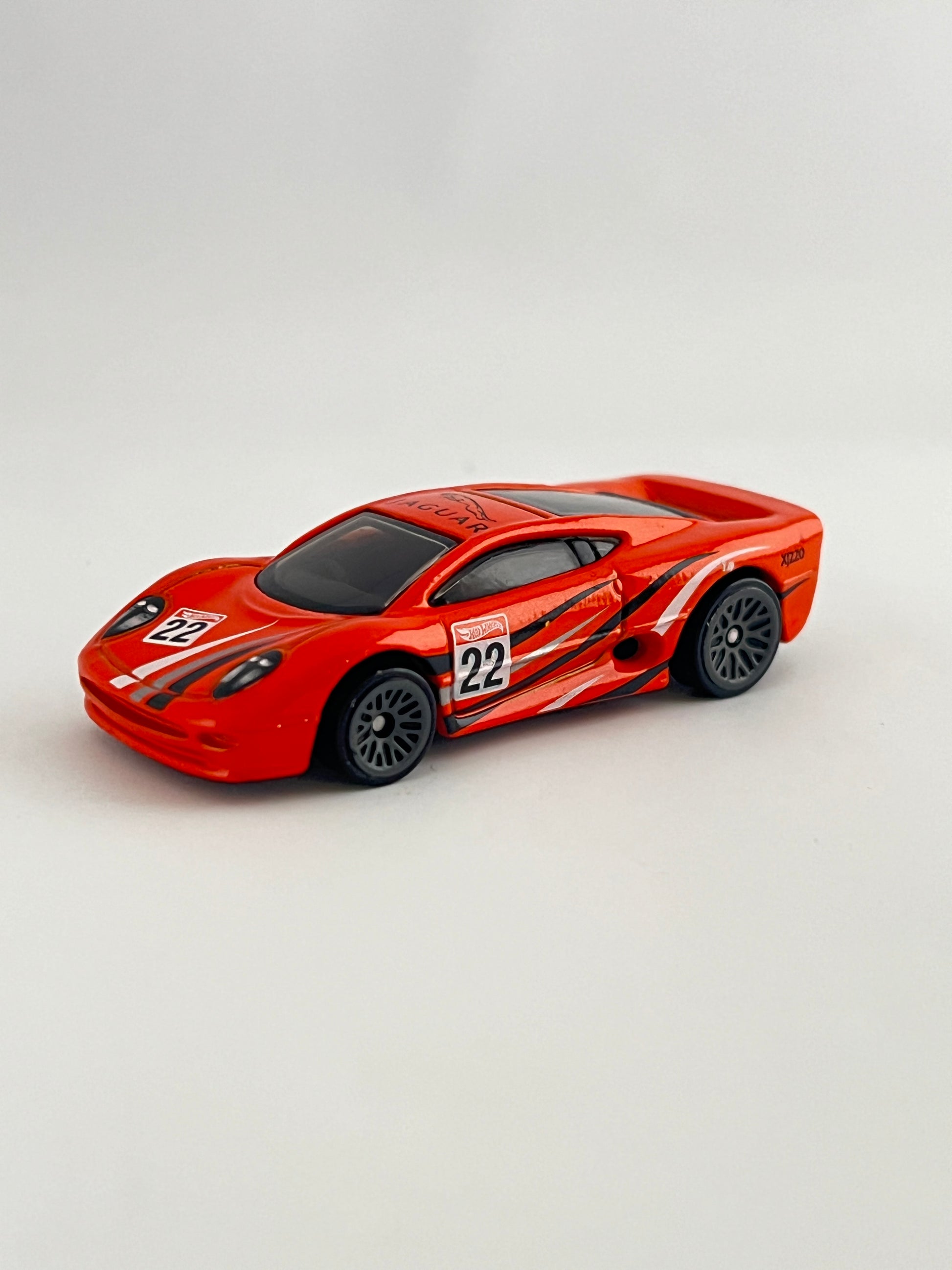 JAGUAR XJ220- UNCARDED - MINT - Its Fun- Hot wheels - matchbox - diecast