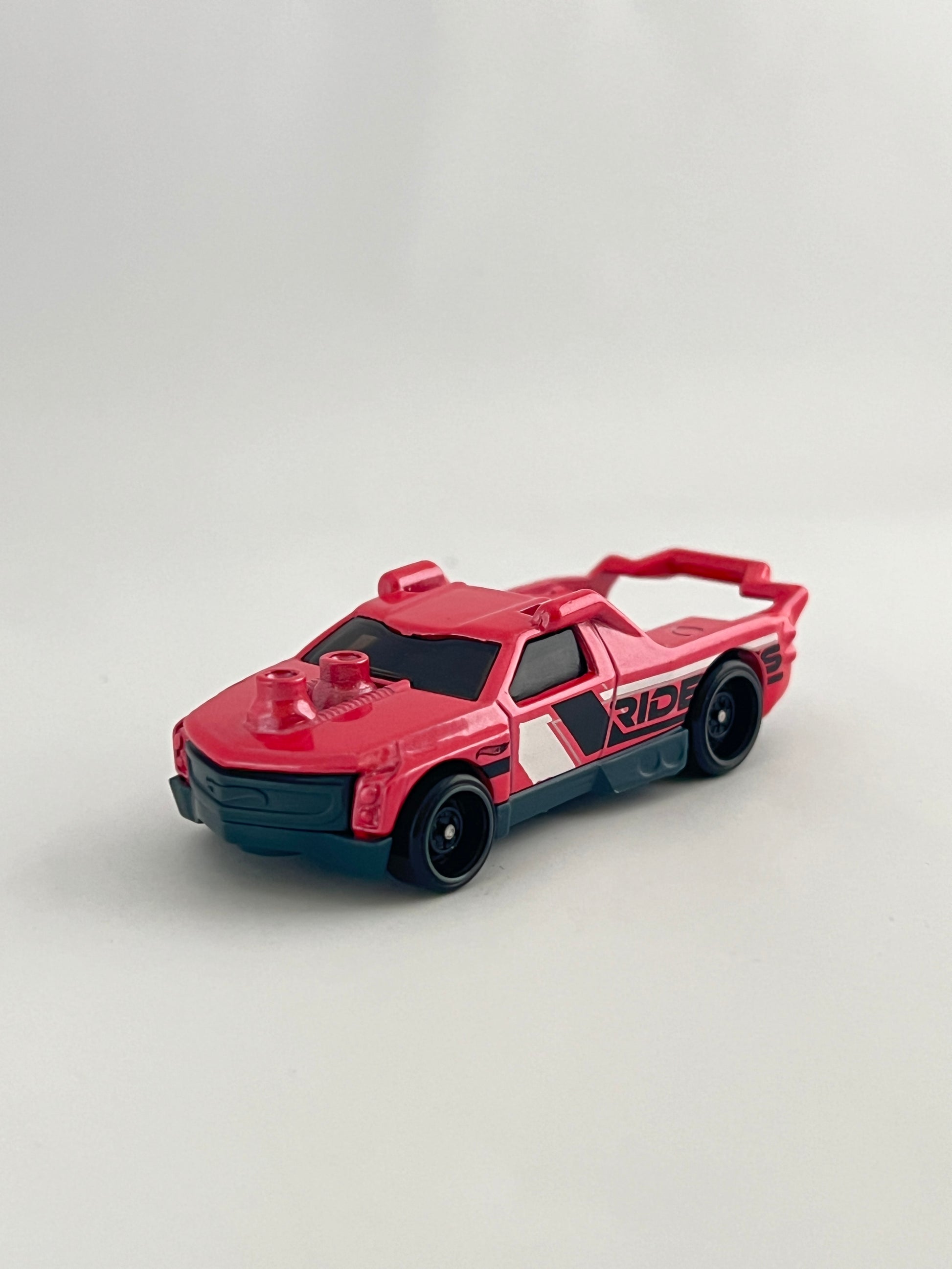 FIG RIG - UNCARDED - MINT - Its Fun- Hot wheels - matchbox - diecast