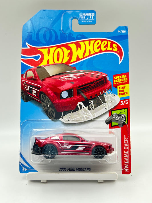 IMPORTED - HOT WHEELS -  2005 FORD MUSTANG - RED - 1A