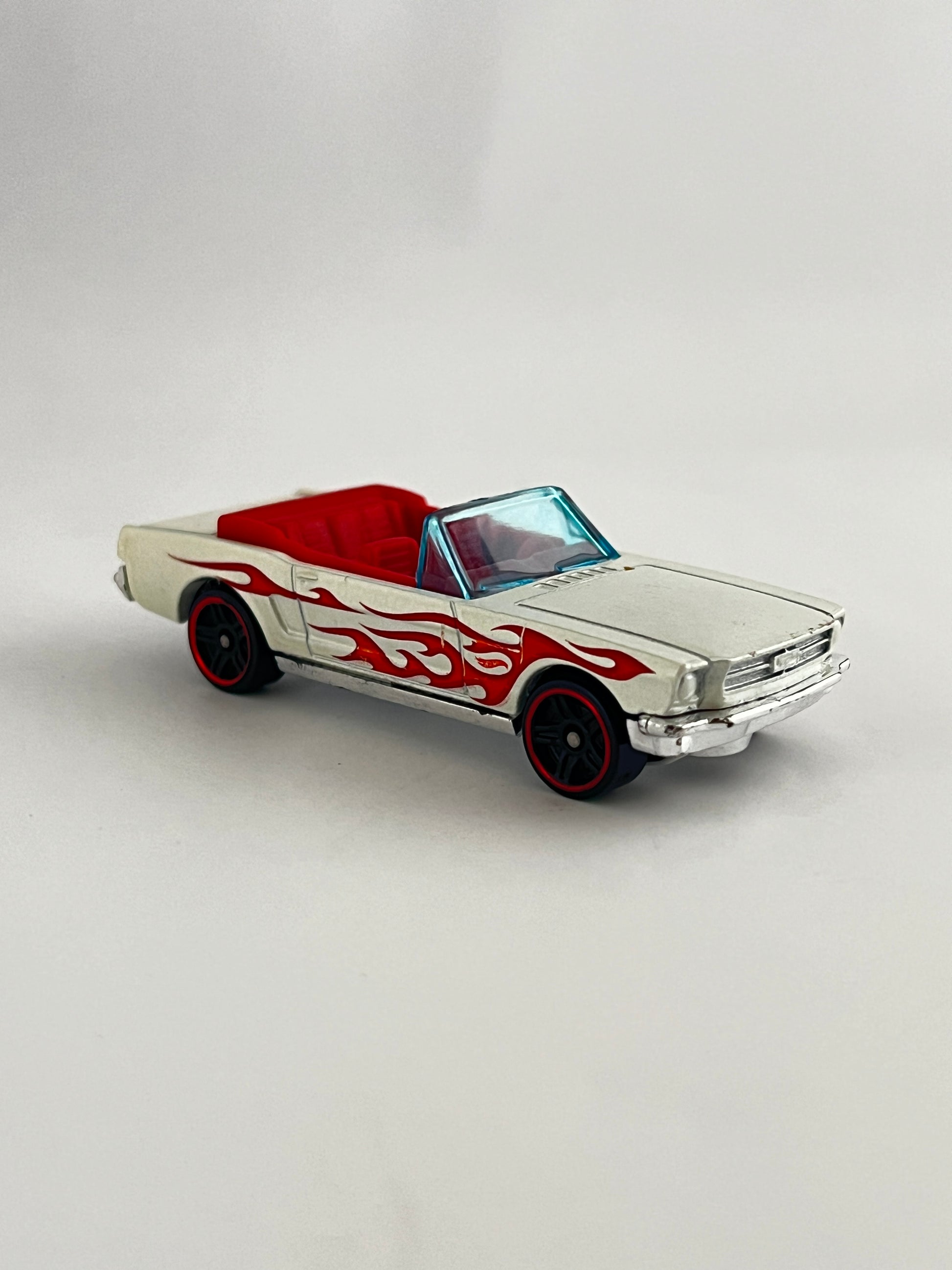 65 MUSTANG CONVERTIBLE - UNCARDED - MINT - Its Fun- Hot wheels - matchbox - diecast