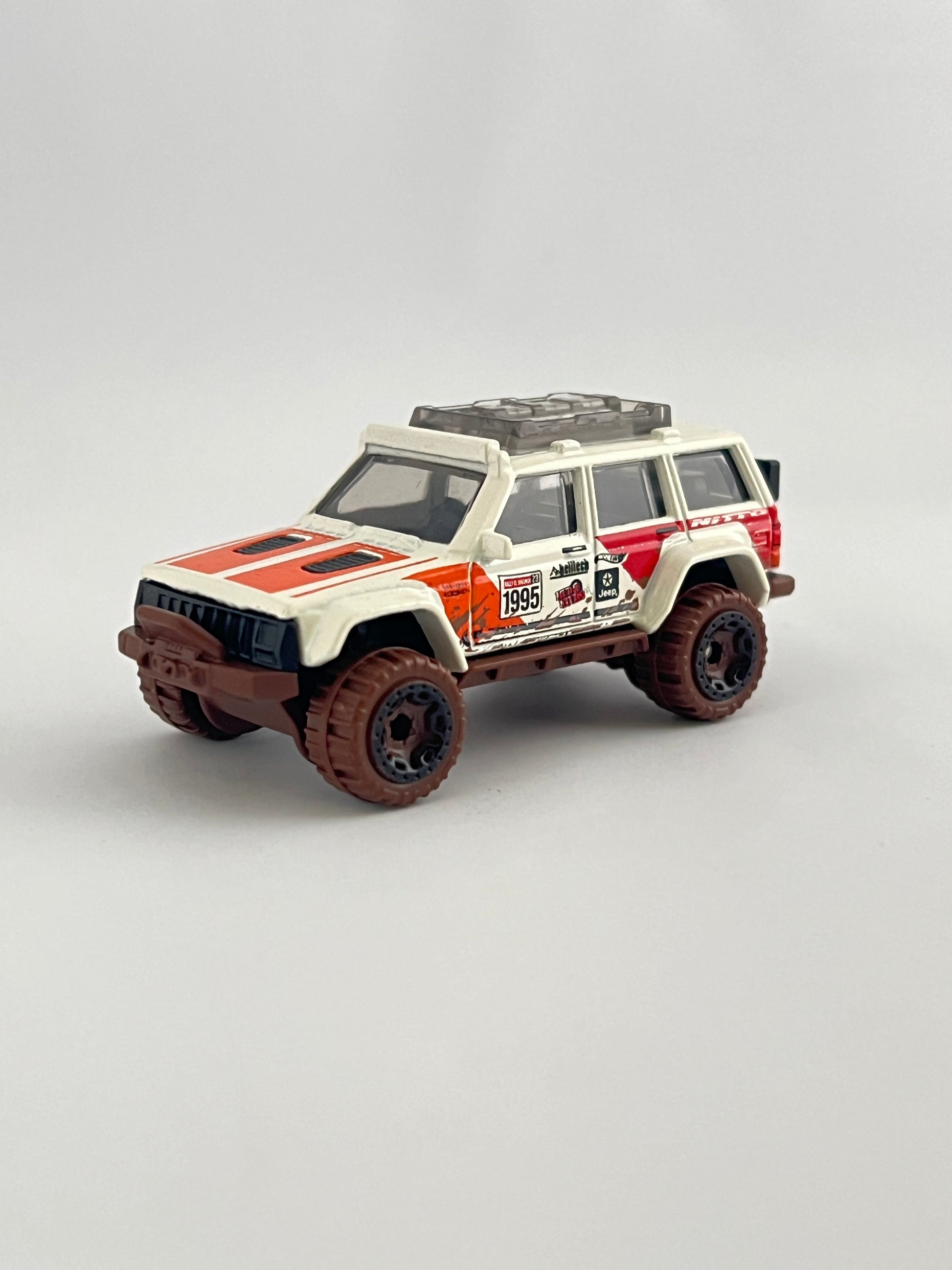 95 JEEP CHEROKEE - TREASURE HUNT - - UNCARDED - MINT - Its Fun- Hot wheels - matchbox - diecast