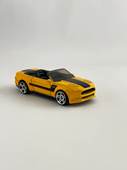 2015 FORD MUSTANG GT CONVERTIBLE - UNCARDED - MINT - Its Fun- Hot wheels - matchbox - diecast
